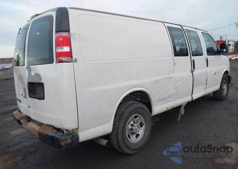 2016 Chevrolet Express 2500 Work Van z USA, uszkodzony, nr VIN 1GCWGBFF1G1226680